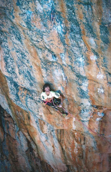 Andy Pollitt - Andy Pollitt climbing Punks in The Gym (32) at Arapiles, Australia. Freed by Wolfgang Güllich in 1985, it was the first ever 8b+ and consequently the hardest route in the world at the time