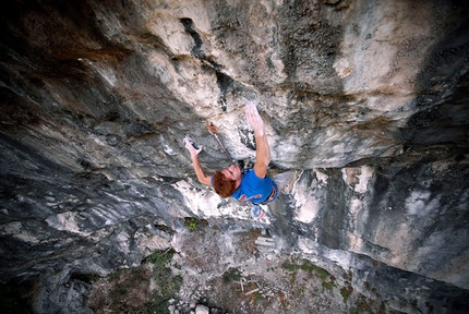 Il frutto del diavolo - Gabriele Moroni su Il frutto del diavolo 8c+/9a