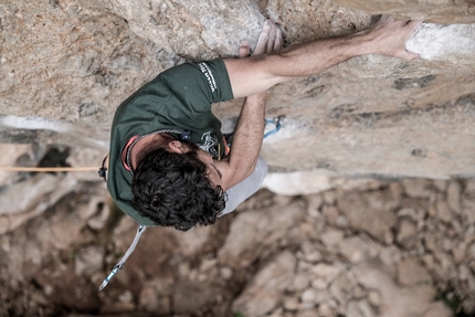Climb and Clean, Matteo Della Bordella, Massimo Faletti - Massimo Faletti in arrampicata a San Vito Lo Capo in Sicilia