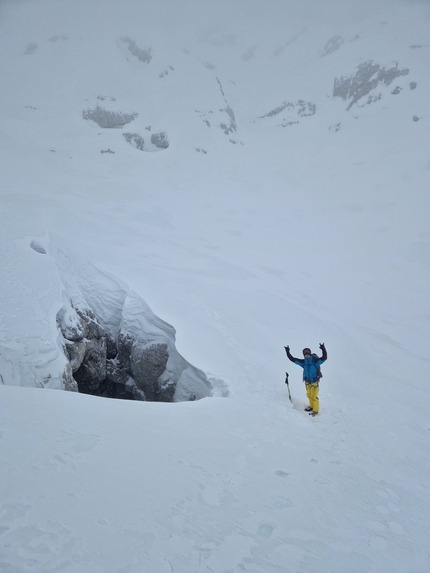 Ripetuta la cascata di ghiaccio nella grotta Brezno pod Velbom sul Monte Canin da Nicola Bertoldo, Diego Dellai e Marco Toldo