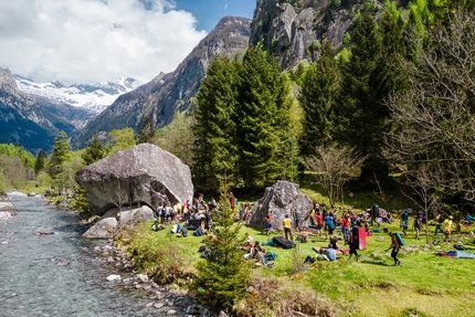 Melloblocco 2023, Val Masino, Val di Mello - Melloblocco in Val Masino and Val di Mello: a valley split in half by a crystalline river, and lush meadows and cool woods that all day long swarmed with climbers who enjoyed (and suffered) indomitable in their own little kingdom.