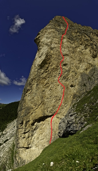 Simon Gietl - Das Privilig (9-, 300m) Piz Ciavazes, Sella, Dolomites.
