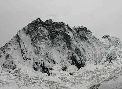 Grandes Jorasses, odyssey ends in tragedy for the two missing alpinists