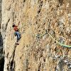 Christoph Hainz apre in solitaria 'Dolomiti Race' al Piz Ciavazes (Sella)